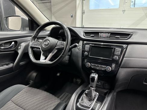 Used 2018 Nissan Rogue SV image 24