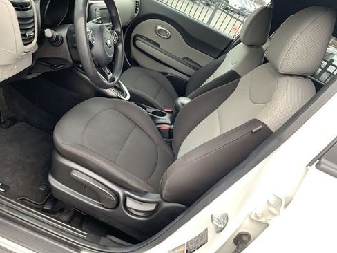 Used 2019 Kia Soul image 18