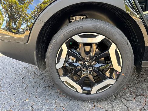 New 2025 Kia Telluride S image 17