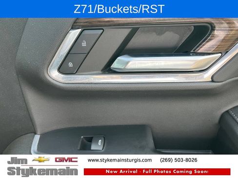Used 2024 Chevrolet Silverado 1500 RST w/ Z71 Off-Road Package AWD/4WD image 11
