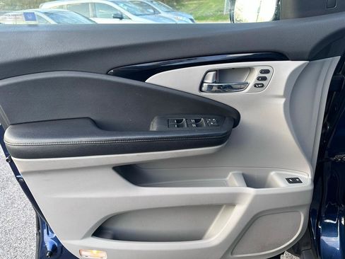 Used 2017 Honda Pilot Elite image 42