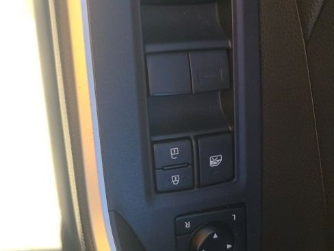 Used 2019 Toyota RAV4 XLE image 18