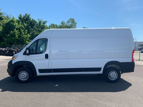 Used 2026 RAM ProMaster 2500 w/ Convenience Group FWD image 6