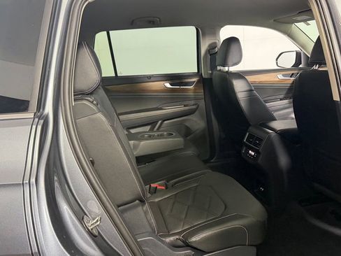 Used 2025 Volkswagen Atlas SE FWD image 29
