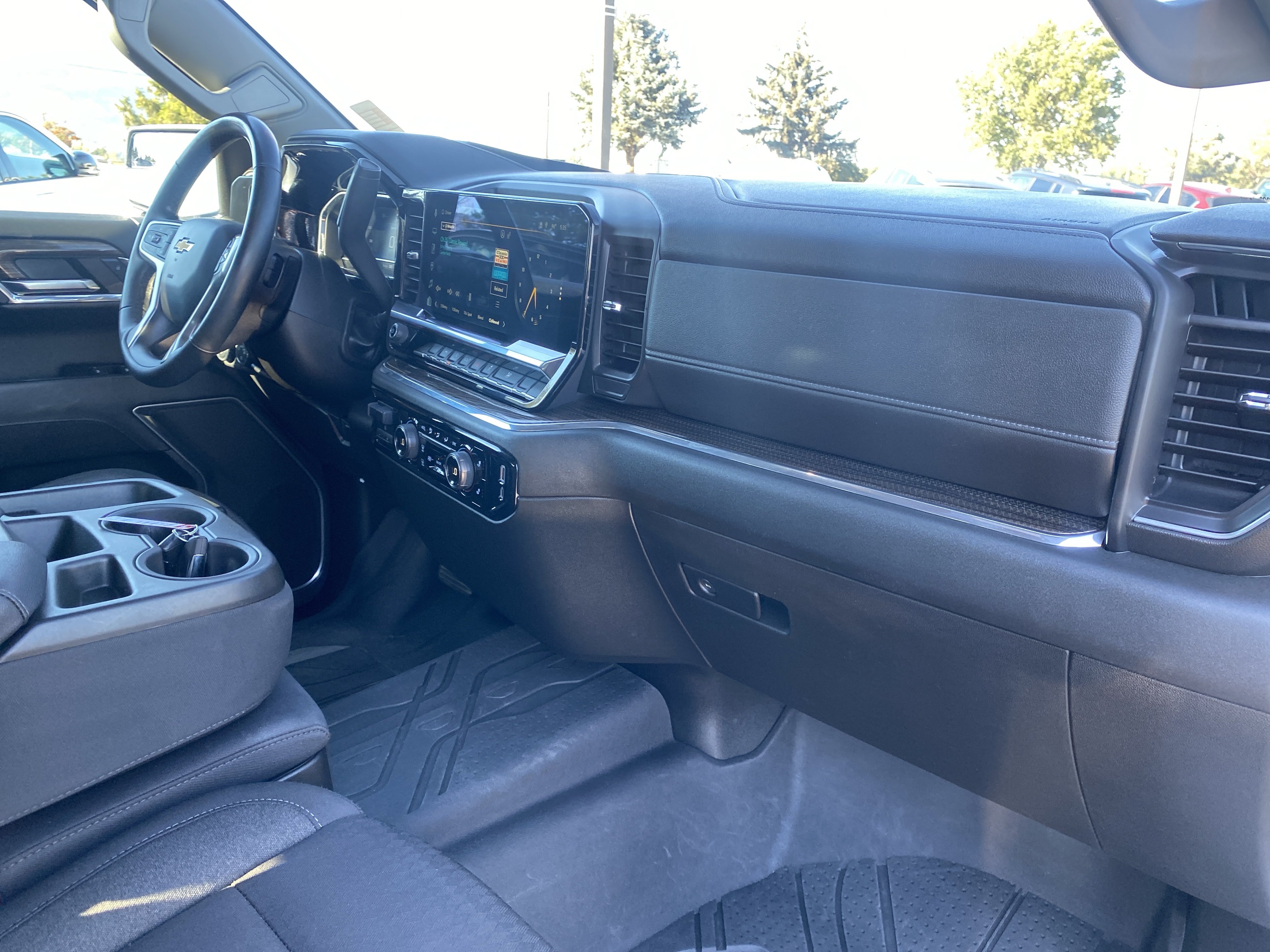 Used 2024 Chevrolet Silverado 1500 LT w/ Convenience Package II AWD/4WD image 26
