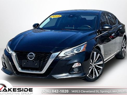 Used 2019 Nissan Altima 2.5 Platinum AWD/4WD image 1