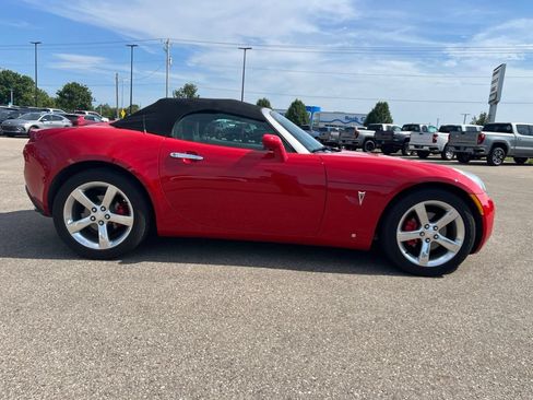 Used 2007 Pontiac Solstice GXP w/ Premium Package RWD image 2