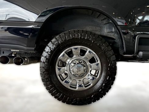 Used 2025 Ford F250 King Ranch w/ Chrome Package image 11