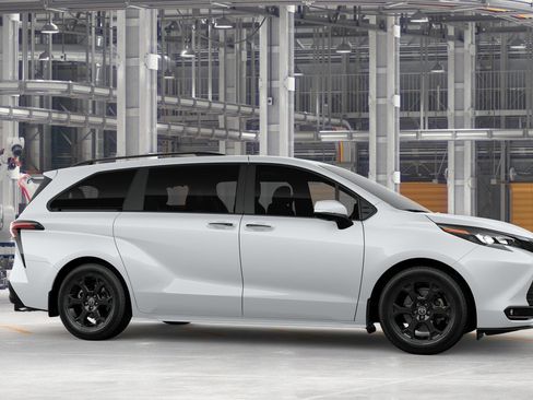 New 2026 Toyota Sienna XLE Woodland Edition AWD/4WD image 13