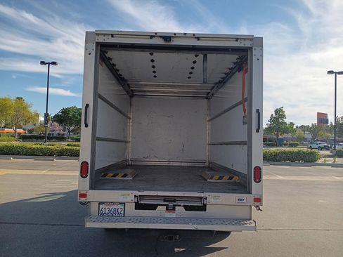 Used 2019 Ford Transit 350 156 DRW image 9