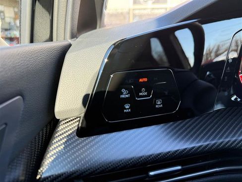 Used 2025 Volkswagen Golf R Black Edition image 28