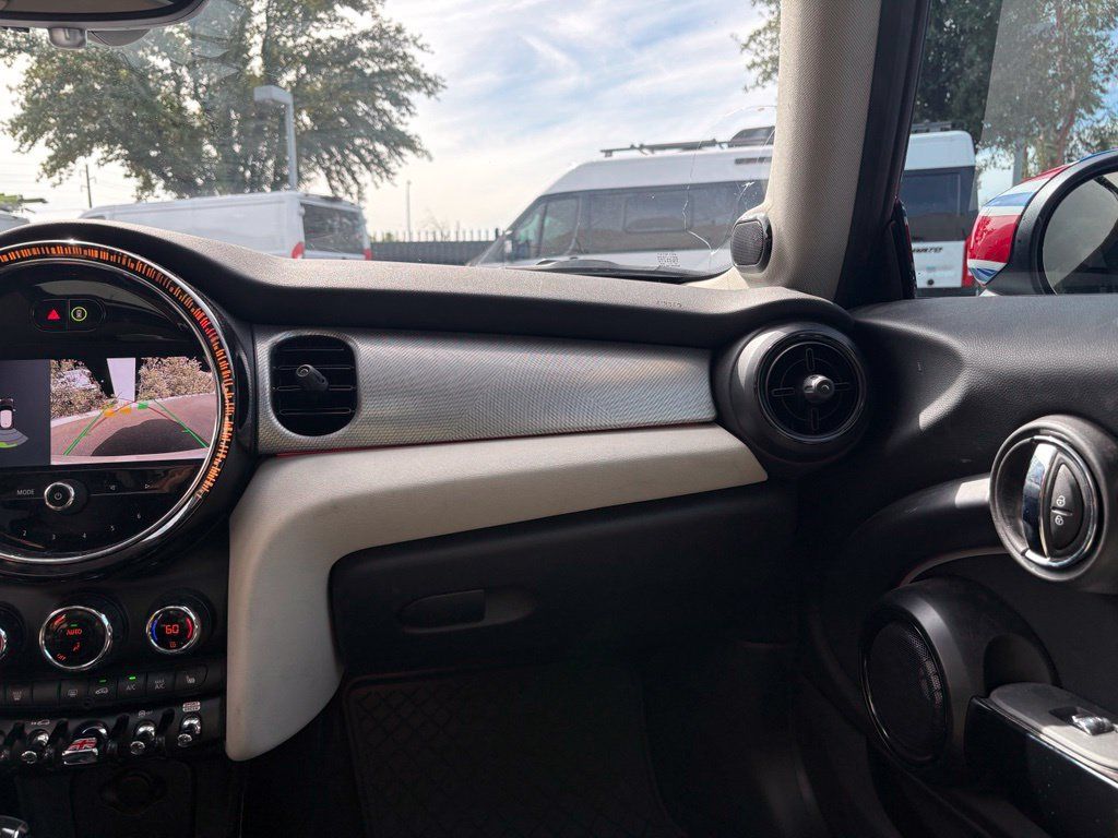 Used 2023 MINI Cooper SE FWD image 7