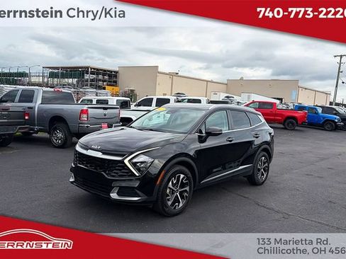 Used 2023 Kia Sportage EX AWD/4WD image 3