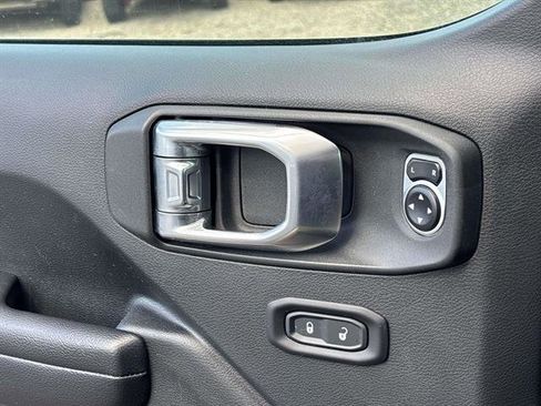 Used 2018 Jeep Wrangler Unlimited Sport S image 15