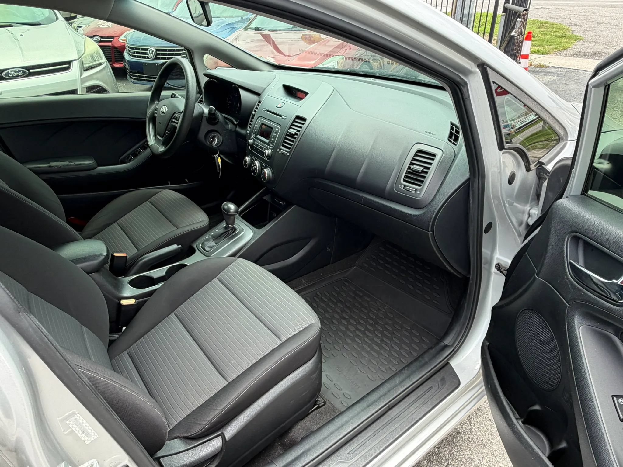 Used 2015 Kia Forte LX w/ Popular Package FWD image 10