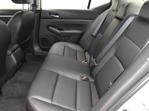 Used 2025 Nissan Altima 2.5 SR FWD image 33