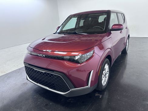 Used 2024 Kia Soul LX w/ Option Group 015 FWD image 8