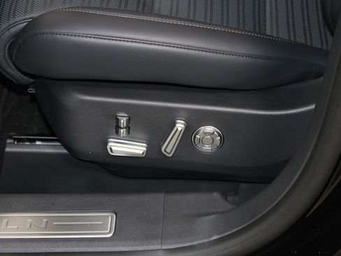 New 2026 Lincoln Nautilus Reserve AWD/4WD image 21