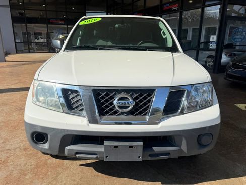 Used 2016 Nissan Frontier S image 2