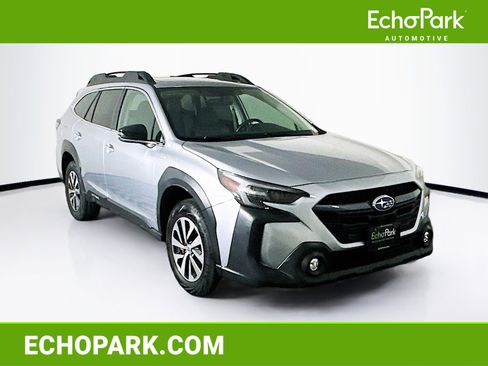 Used 2025 Subaru Outback Premium image 1