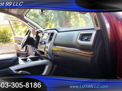 Used 2017 Nissan Titan SL image 18