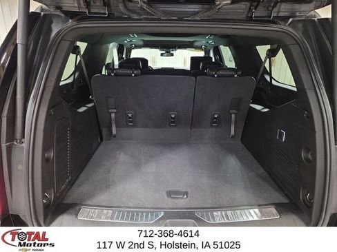 Used 2021 Chevrolet Suburban RST w/ Rear Media and Nav Package AWD/4WD image 9