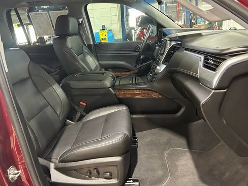 Used 2019 Chevrolet Tahoe Premier AWD/4WD image 46