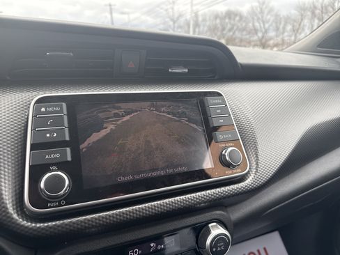 Used 2018 Nissan Kicks SV image 24