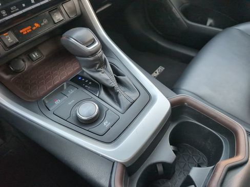 Used 2019 Toyota RAV4 Limited w/ Protection Package AWD/4WD image 29