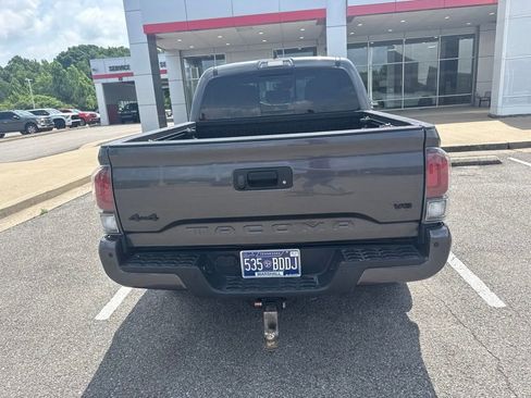 Used 2021 Toyota Tacoma Limited w/ Nightshade Package AWD/4WD image 6