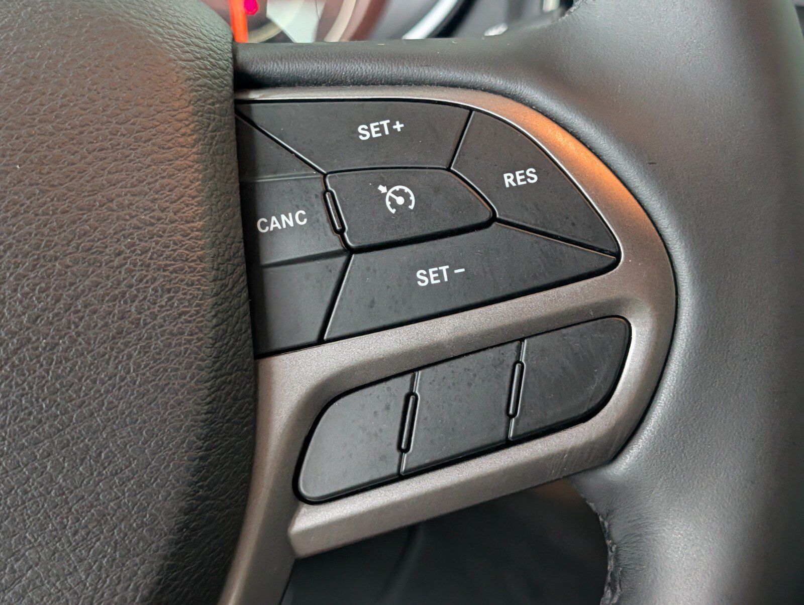 Used 2019 Jeep Cherokee Limited AWD/4WD image 20