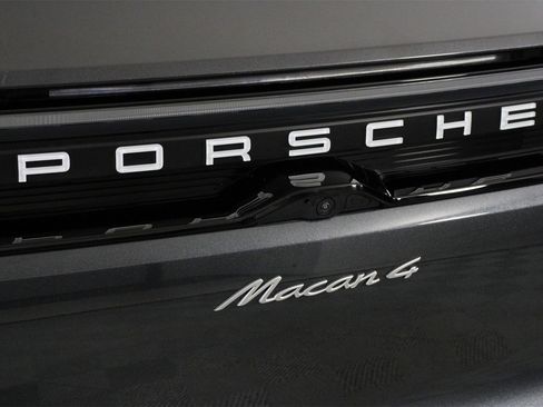 Used 2025 Porsche Macan 4 Electric image 22