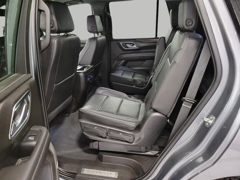 Used 2021 Chevrolet Tahoe Z71 w/ Luxury Package AWD/4WD image 21