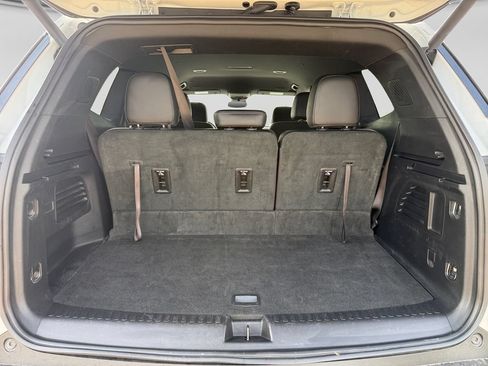 Used 2025 Buick Enclave Preferred AWD/4WD image 44
