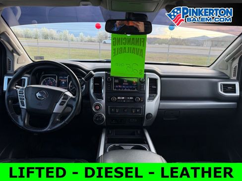 Used 2019 Nissan Titan PRO-4X w/ Pro-4x Convenience Package image 6