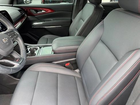 Certified 2025 Chevrolet Traverse Z71 w/ Driver Confidence Package AWD/4WD image 8