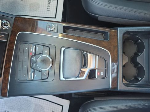 Used 2018 Audi Q5 2.0T Premium w/ Convenience Package image 24