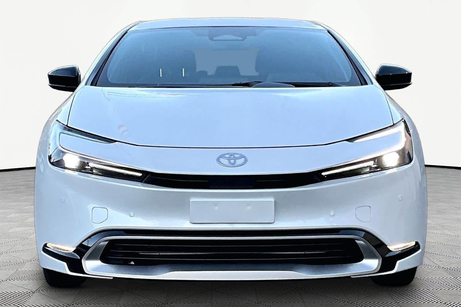 Used 2026 Toyota Prius Plug-In Hybrid FWD image 4