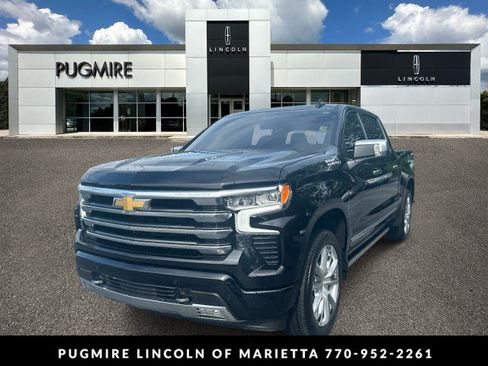 Used 2025 Chevrolet Silverado 1500 High Country AWD/4WD image 3