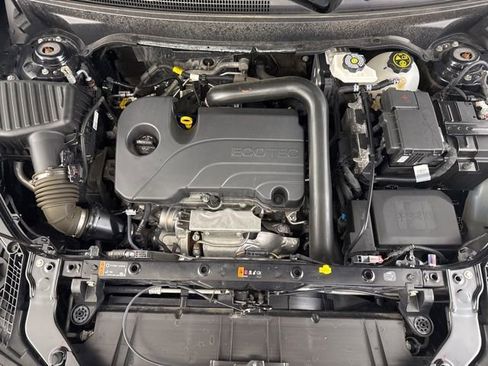 Used 2023 GMC Terrain AT4 image 31