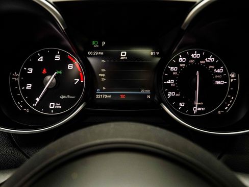 Used 2022 Alfa Romeo Giulia Veloce image 30