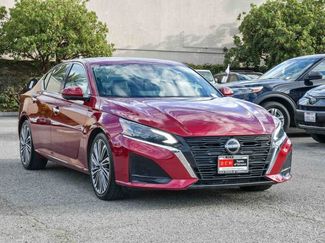 Used 2023 Nissan Altima 2.5 SL video 3