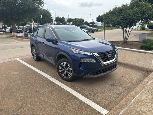 Used 2022 Nissan Rogue SV w/ SV Premium Package FWD image 3