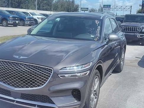 Used 2025 Genesis GV70 2.5T AWD/4WD image 4