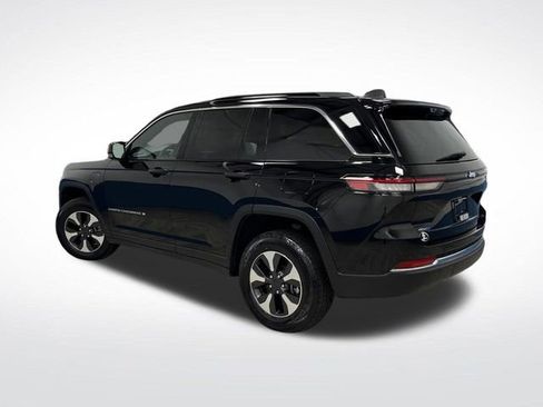 Used 2024 Jeep Grand Cherokee Limited 4xe w/ Luxury Tech Group II image 3