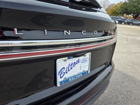 Used 2021 Lincoln Nautilus Reserve w/ Equipment Group 201A image 15