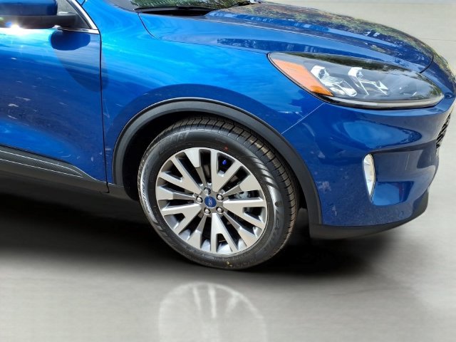 Used 2022 Ford Escape Titanium FWD image 4