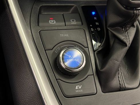 Used 2022 Toyota RAV4 XSE w/ XSE Grade Weather Package AWD/4WD image 19