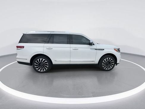 Certified 2024 Lincoln Navigator Black Label AWD/4WD image 8