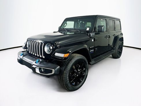 Used 2023 Jeep Wrangler Sahara w/ Cold Weather Group AWD/4WD image 3